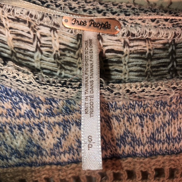 Free people long sleeve fringe style top - Picture 3 of 4